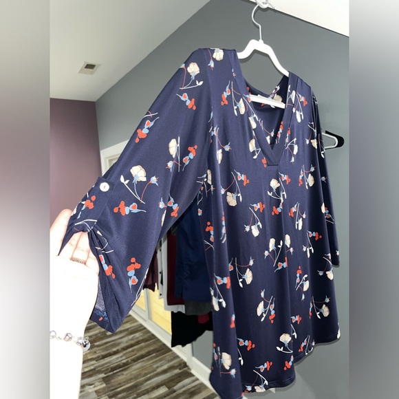 Beacon navy blue 3/4 sleeve floral blouse 1X - Picture 3 of 8